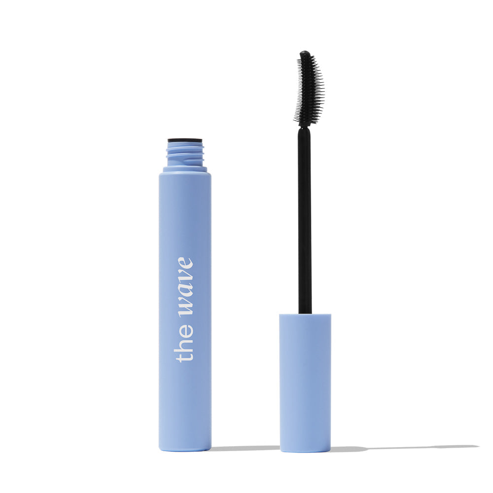 PAESE Cosmetics The Wave Long lasting Mascara lifts and elongates lashes, separating without clumps.