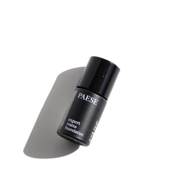 PAESE Cosmetics Matte makeup foundation balances oily areas and moisturizes dry areas.